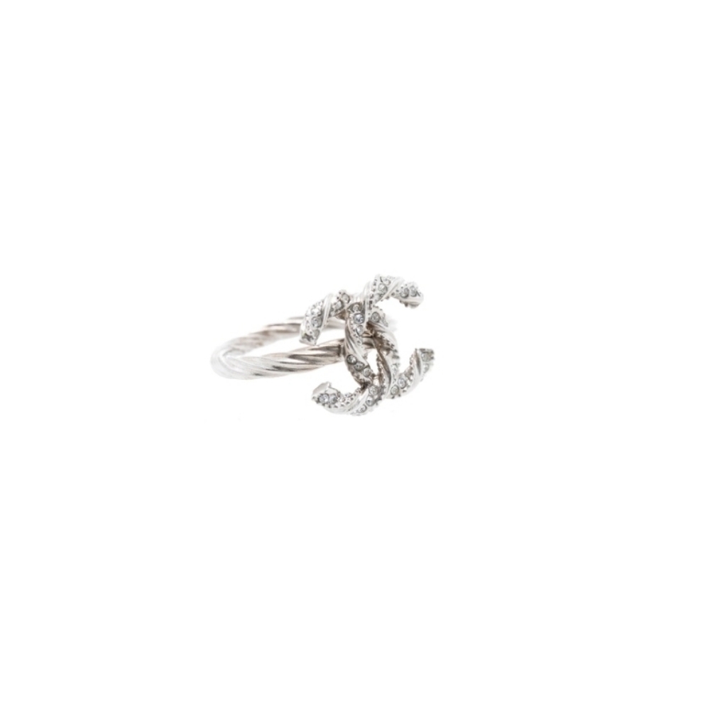 SOLD ✈️ Authentic Chanel Twist CC Logo Ring - Picture 3 of 9